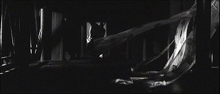 『薮の中の黒猫』 1968　約50分：客間＋風に翻る帷