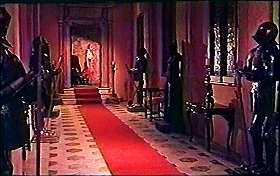 『惨殺の古城』 1965　約43分：廊下