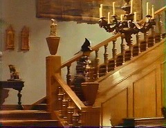 『襲い狂う呪い』 1965　約10分：一階から二階への階段