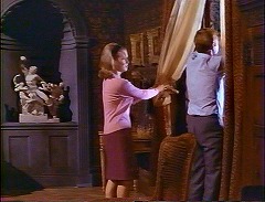 『襲い狂う呪い』 1965　約1時間3分：書斎(?)＋壁龕に《ラオコーン群像》