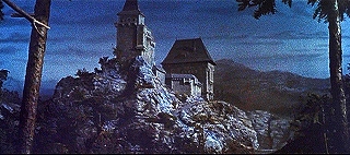 『凶人ドラキュラ』 1966　約0分：城、外観