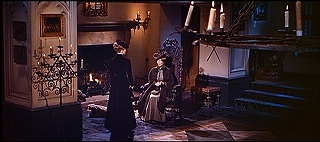 『凶人ドラキュラ』 1966　約26分：広間、暖炉、右手に玄関