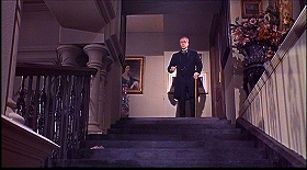 『蛇女の脅怖』 1966　約3分：主階段、下から