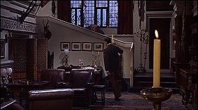 『吸血ゾンビ』 1966　約1時間12分：広間と階段
