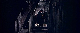 『吸血鬼』 1967　約8分：宿屋の二階廊下