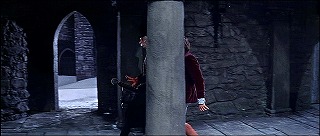 『吸血鬼』 1967　約59分：中庭沿い歩廊