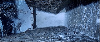 『吸血鬼』 1967　約1時間3分：屋上から見下ろした城壁の袋小路