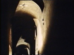 『ターヘル・アナトミア － 悪魔の解体新書 －』 1968　約23分：幅の狭い階段をあがった先の廊下、下から