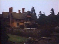 『バンシーの叫び』 1970　約18分：屋敷の外観