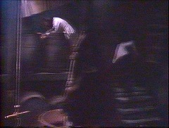 『バンシーの叫び』 1970　約54分：地下室、酒樽の棚とそこへの上り階段