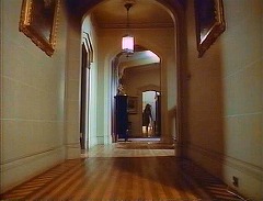 『血の唇』 1970　約0分：本館の二階廊下