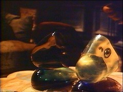『ダンウィッチの怪』 1970　約15分：半透明の置物二つ