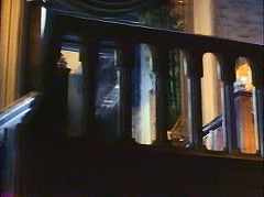 『ダンウィッチの怪』 1970　約1時間8分：階段をあがった先のバルコニー
