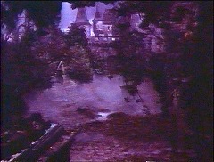 『バンパイア・ラヴァーズ』 1970　約1分：墓地、奥に城