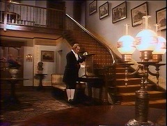 『バンパイア・ラヴァーズ』 1970　約33分：モートン邸、階段と吹抜回廊