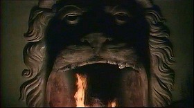 『さらば美しき人』 1971　約9分：獅子頭状暖炉