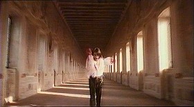 『さらば美しき人』 1971　約1時間30分：ソランツォの城、長い廊下