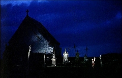 『レクイエム』 1971　約1時間15分：夜明け前の墓地