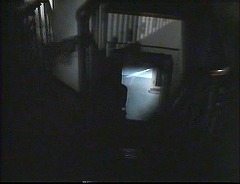 『ヨーガ伯爵の復活』 1971　約1時間24分：館、欄干付き階段＋欄干の影