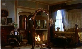 『ハンズ・オブ・ザ・リッパー』 1971　約22分：プリチャード邸　二階、亡妻の部屋