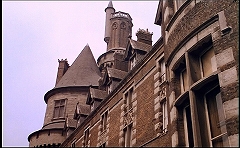 『淫虐地獄』 1971　約8分：城の外観、屋根附近