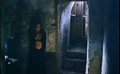 『淫虐地獄』 1971　約1時間3分：地下の(?)廊下