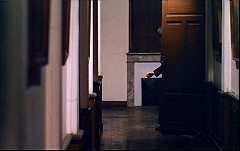 『淫虐地獄』 1971　約1時間18分：二階廊下