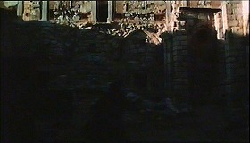 『ワルプルギスの夜 － ウルフVSヴァンパイア －』 1971　約59分：廃墟の一角