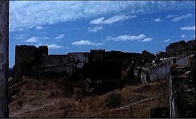 『エル・ゾンビ 落武者のえじき』 1972　約0分：丘の上の廃墟