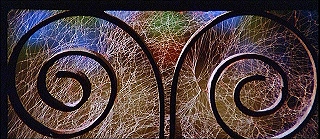 『ヴェルヴェットの森』 1973　約0分：曲線鉄細工、蜘蛛の巣、多色ランプ