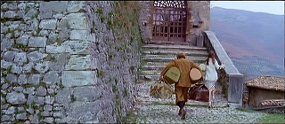 『ヴェルヴェットの森』 1973　約5分：城門を入ったところ
