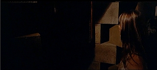 『ヴェルヴェットの森』 1973　約24分：コリンガの部屋の隠し扉