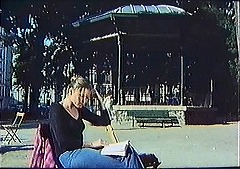 『セリーヌとジュリーは舟でゆく』 1974　約50分：公園の六角形の四阿