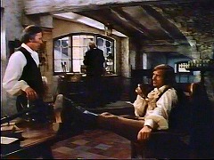 『キャプテン・クロノス　吸血鬼ハンター』 1974　約13分：マルクス医師邸