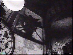 『ヤング･フランケンシュタイン』 1974　約44分：実験室＋上昇する手術台の影