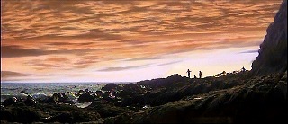 『呪いの館　血を吸う眼』 1971　約0分：岩だらけの海岸＋夕焼け空