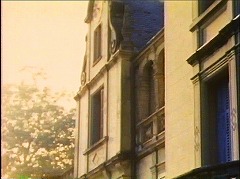 『ラ・パロマ』 1974　約1時間16分：壁　二階、斜め下から