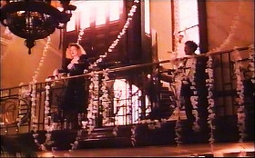 『季節のはざまで』 1992　約58分：中二階歩廊、下から