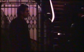 『季節のはざまで』 1992　約1時間28分：エレヴェイター周りの螺旋階段
