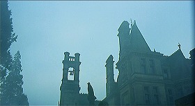 『ヘルハウス』 1973　約1時間15分：館＋霧　下から