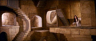 『ラビリンス －魔王の迷宮－』 1986　約1時間27分：エッシャー《相対性》風の空間