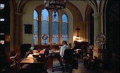 『デモンズ' 3』 1989　約19分：図書室
