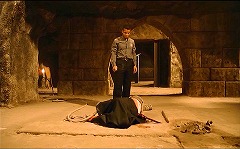 『デモンズ' 3』 1989　約1時間3分：床に十字架のある空間