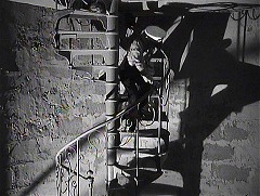 『原子怪獣現わる』 1953　約44分：灯台内の螺旋階段