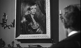 『亡霊の復讐』 1965　約2分：居間、暖炉の上の肖像画