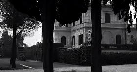Un angelo per Satana　1966　約4分：湖畔のモンテブルーノ伯爵邸外観（ロケ地＝ヴィッラ・ミアーニ）