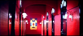 『サスペリア』 1977　約33分：二階廊下(?)