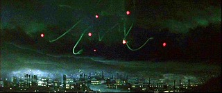 『宇宙大怪獣ドゴラ』 1964、約53分：虚空に浮遊する大クラゲ状ドゴラ