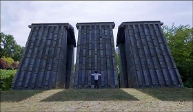 『すべて、至るところにある』 2024　約1時間22分：ジェイ　セルビアのチャチャク、イェリツァ山にある《闘争と勝利の廟》