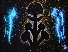 『アルタード・ステイツ／未知への挑戦』 1980　約33分：メキシコでの幻覚 － キノコ(?)と二つの光＝人間